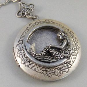 Mermaid Locket. Mermaid Necklace. Vintage Locket